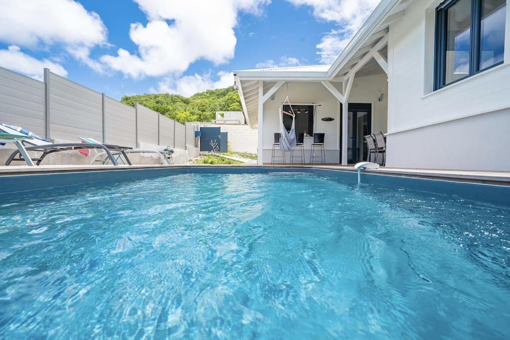 Superbe Villa Avec Piscine Et Proche Mer Au Diamant - 3 Chambres Et Salles De Bain เลอ ดีอามงต์ ภายนอก รูปภาพ