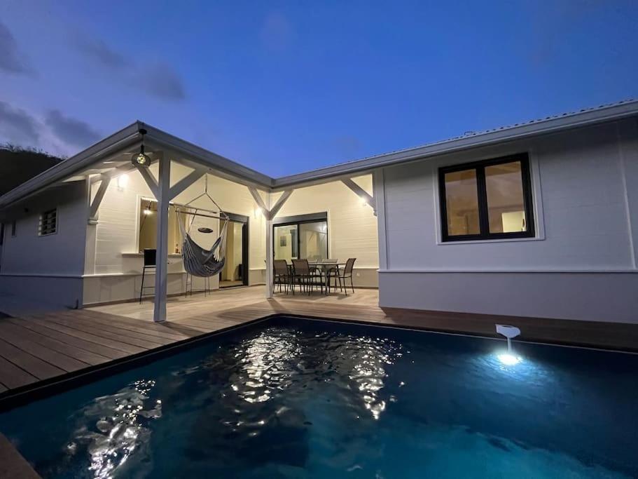 Superbe Villa Avec Piscine Et Proche Mer Au Diamant - 3 Chambres Et Salles De Bain เลอ ดีอามงต์ ภายนอก รูปภาพ