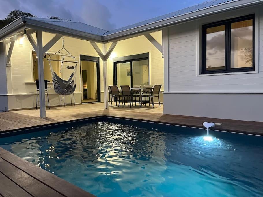 Superbe Villa Avec Piscine Et Proche Mer Au Diamant - 3 Chambres Et Salles De Bain เลอ ดีอามงต์ ภายนอก รูปภาพ
