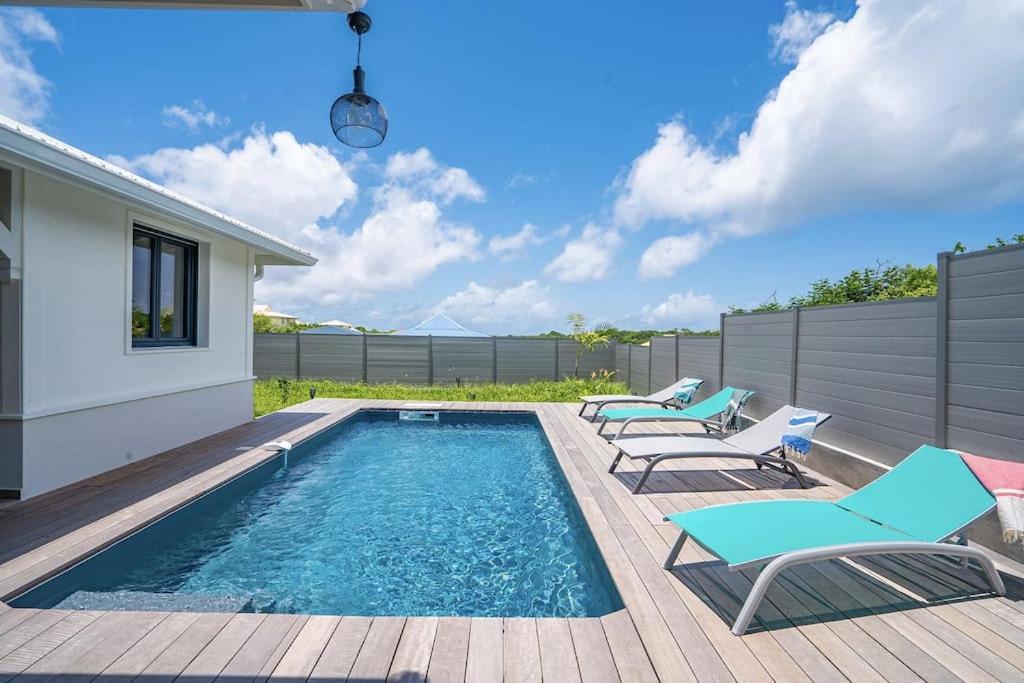 Superbe Villa Avec Piscine Et Proche Mer Au Diamant - 3 Chambres Et Salles De Bain เลอ ดีอามงต์ ภายนอก รูปภาพ