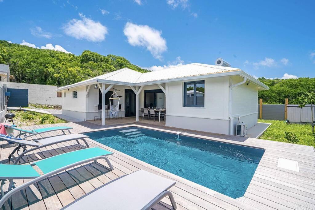 Superbe Villa Avec Piscine Et Proche Mer Au Diamant - 3 Chambres Et Salles De Bain เลอ ดีอามงต์ ภายนอก รูปภาพ