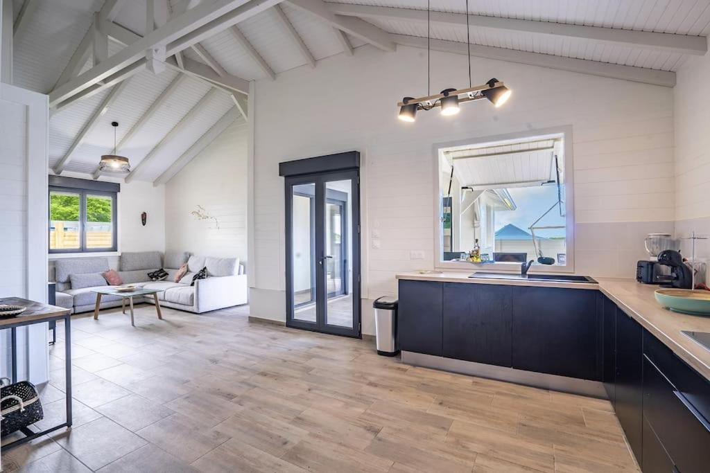 Superbe Villa Avec Piscine Et Proche Mer Au Diamant - 3 Chambres Et Salles De Bain เลอ ดีอามงต์ ภายนอก รูปภาพ