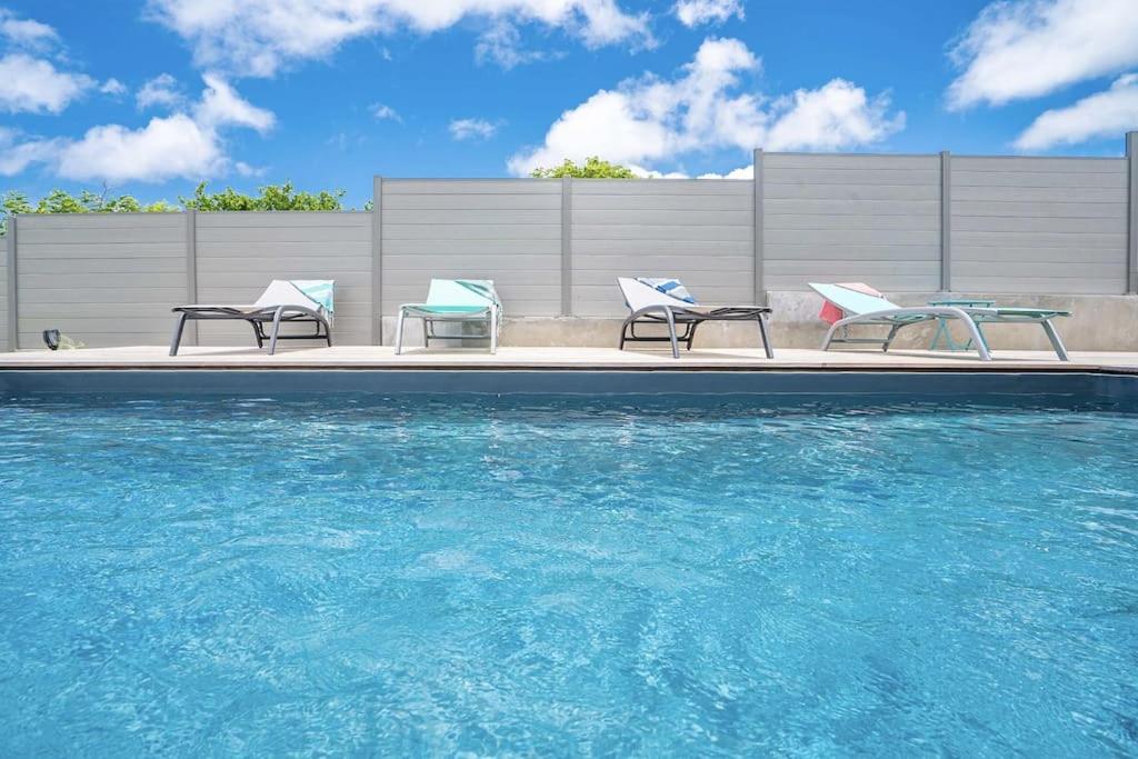 Superbe Villa Avec Piscine Et Proche Mer Au Diamant - 3 Chambres Et Salles De Bain เลอ ดีอามงต์ ภายนอก รูปภาพ